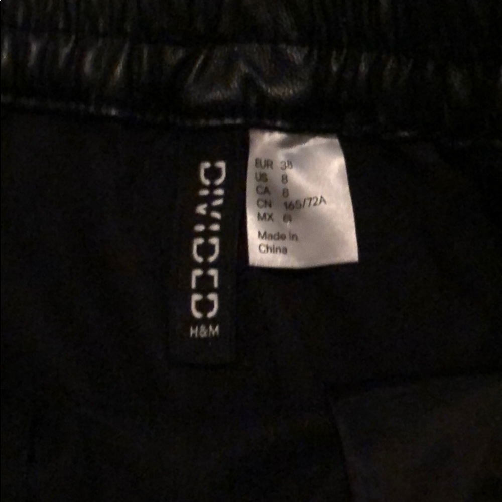 H&M faux leather shorts - Picture 3 of 3